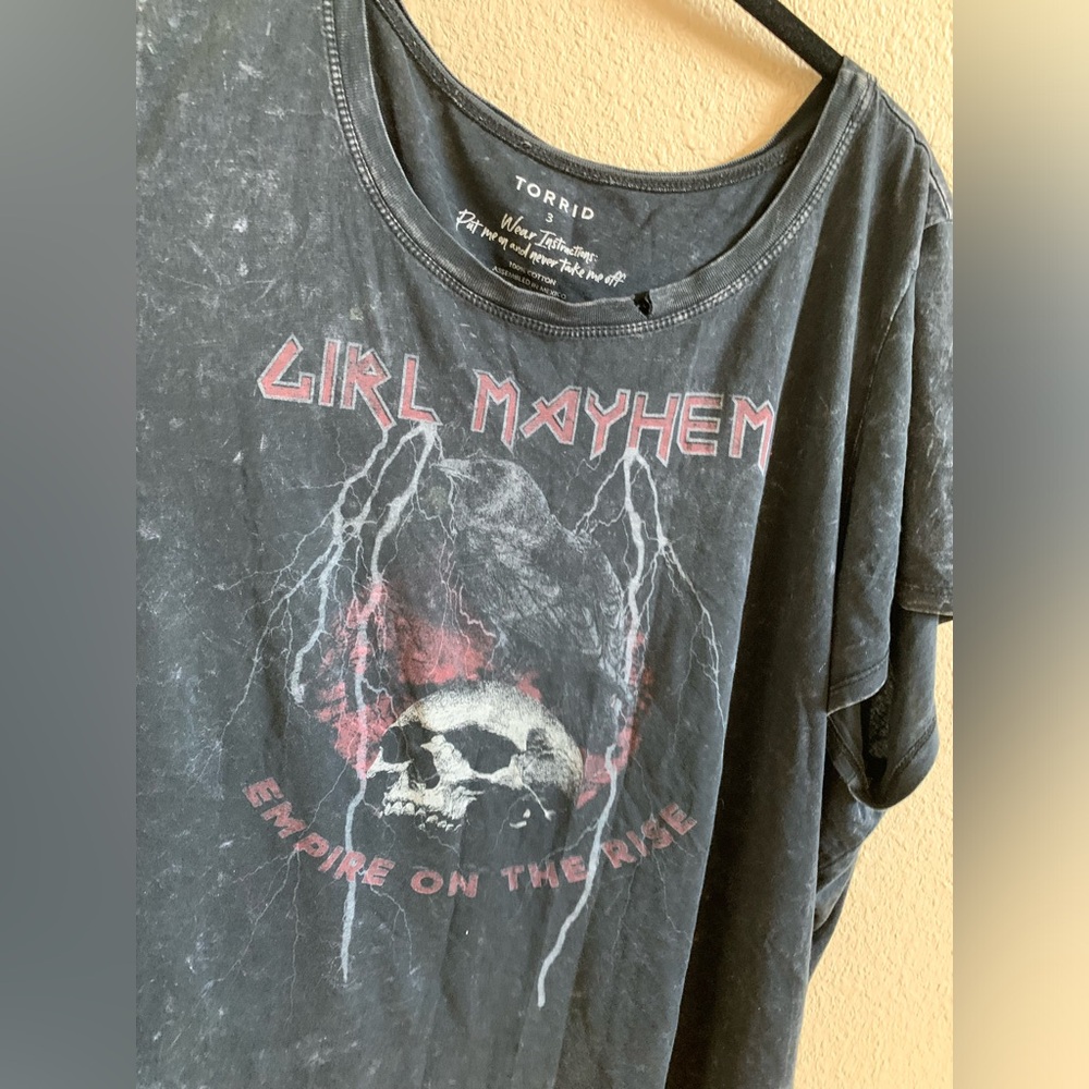 TORRID Girl Mayhem Empire on the Rise Black Mineral Skull T-Shirt 🌴 - Picture 7 of 10